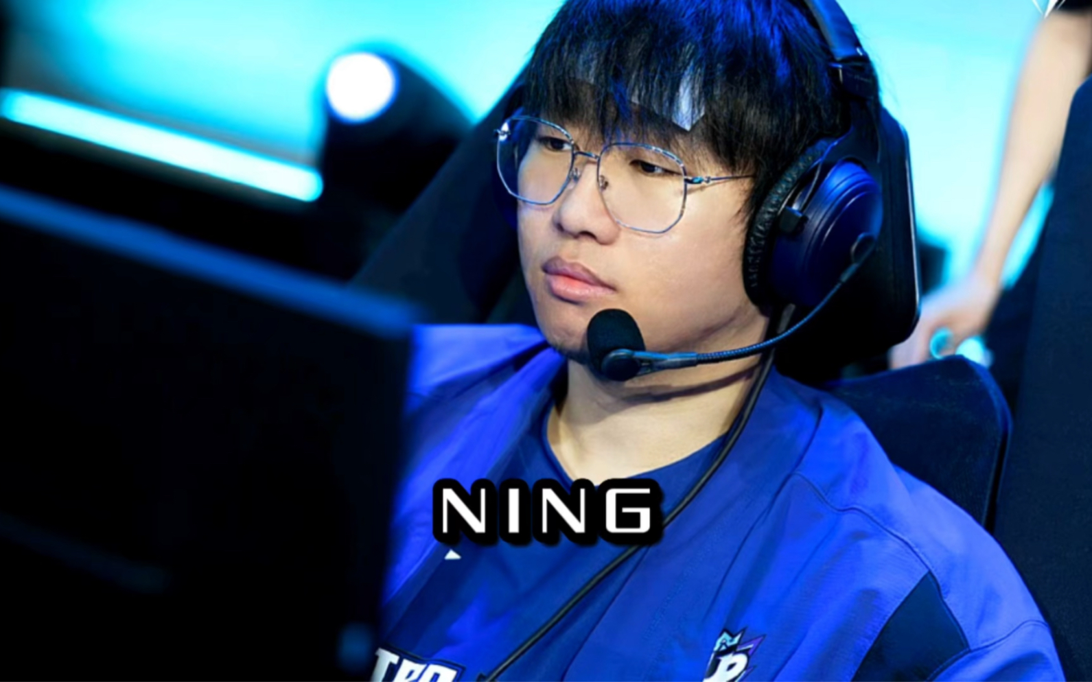 爱游戏品牌互动- Ning重返赛场,持续失利首场状态出色,独行侠观众沸腾!引发球迷热议