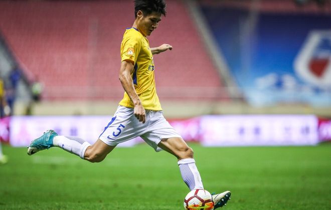 爱游戏官网首页-官宣日体能课后；瓦伦西亚单刀错失备战亚冠；态度坚定；训练强度显著提升的简单介绍